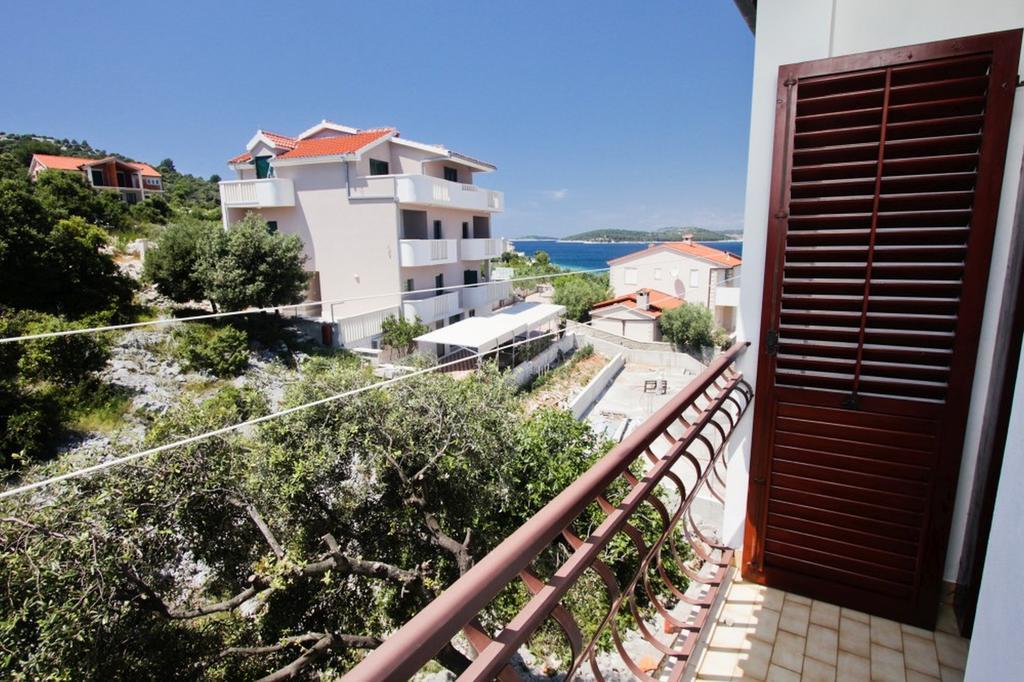 Apartments And Rooms Porto Ražanj Quarto foto